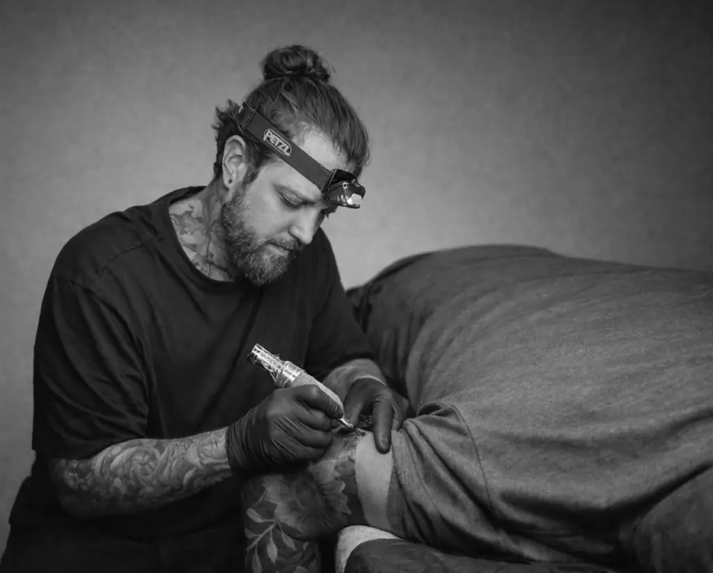 tatuador em volta redonda especialista em realismo